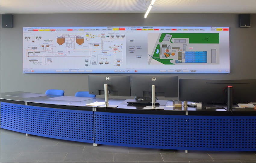 LED Screen im Kommandoraum der ARA Morgental zur Visualisierung von Prozess- und Anlagendaten auf einer grossformatigen Videowand.