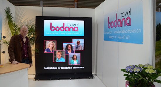 LED Seamless Poster am Messestand