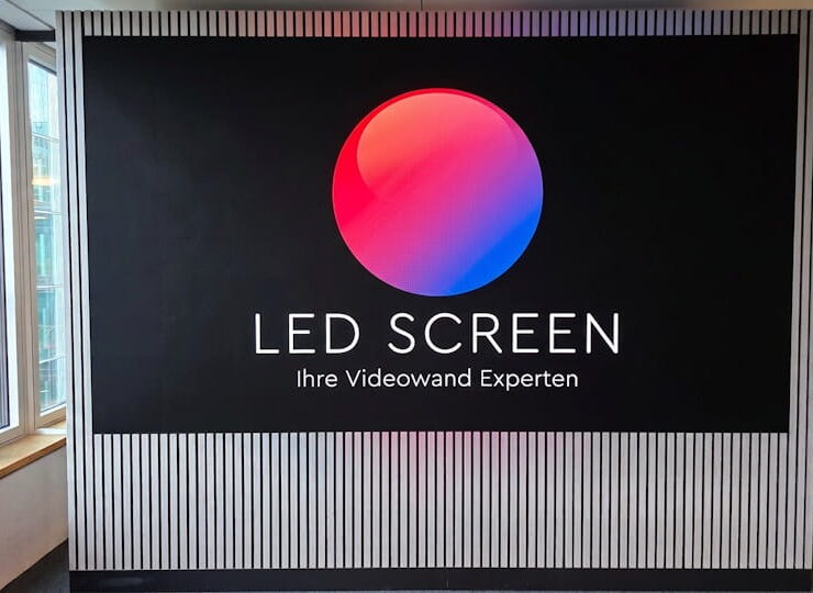 LED Screen im Empfangsbereich